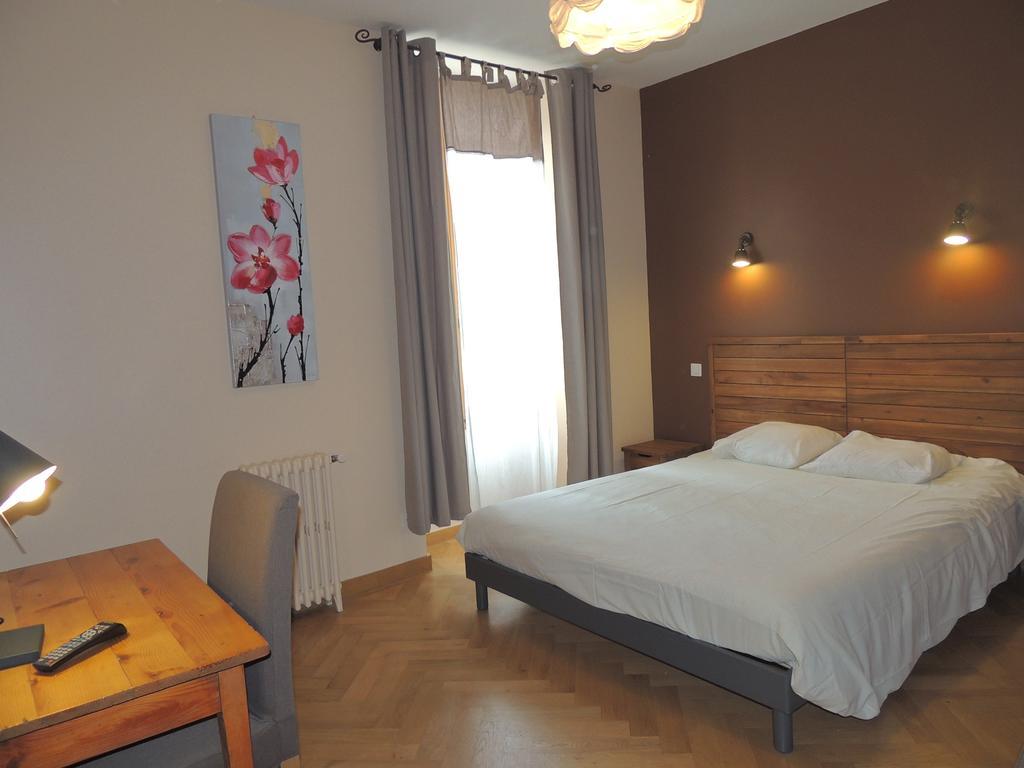 Hotel Des Alpes Le Bourg-dʼOisans Chambre photo