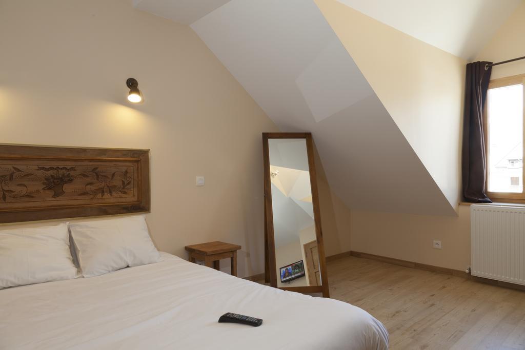 Hotel Des Alpes Le Bourg-dʼOisans Chambre photo